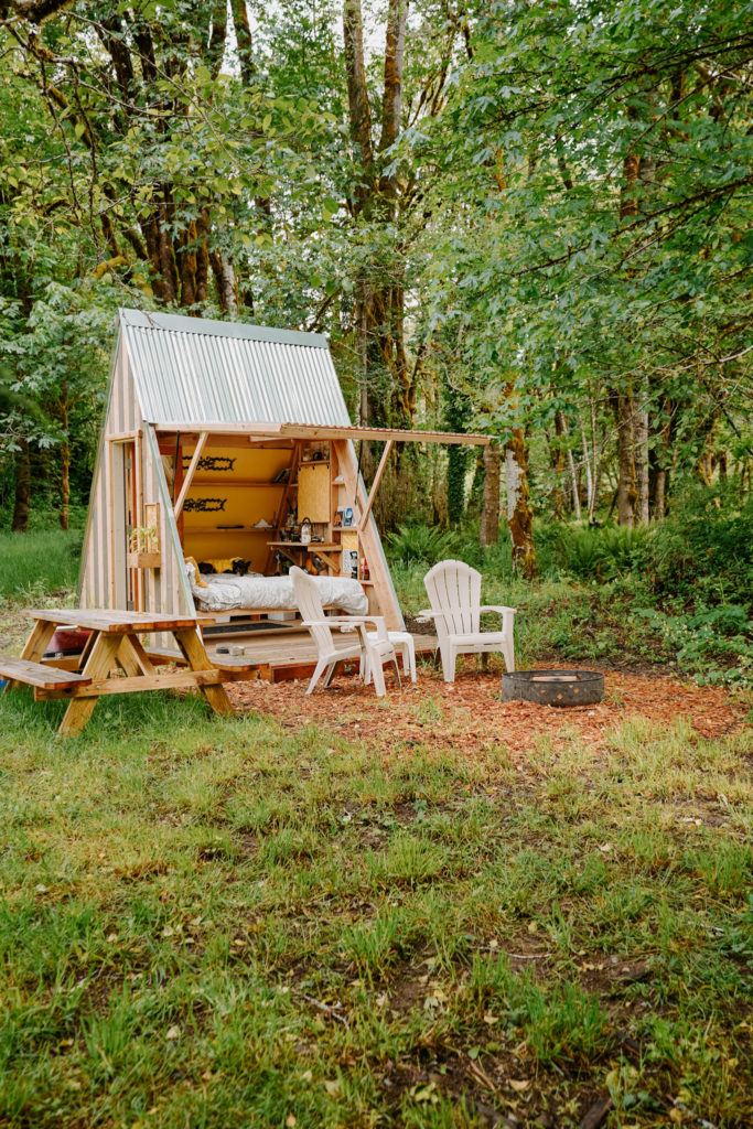 Tiny glamping cabin in Washington