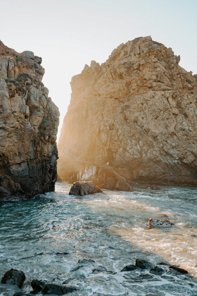 light rays between rocks