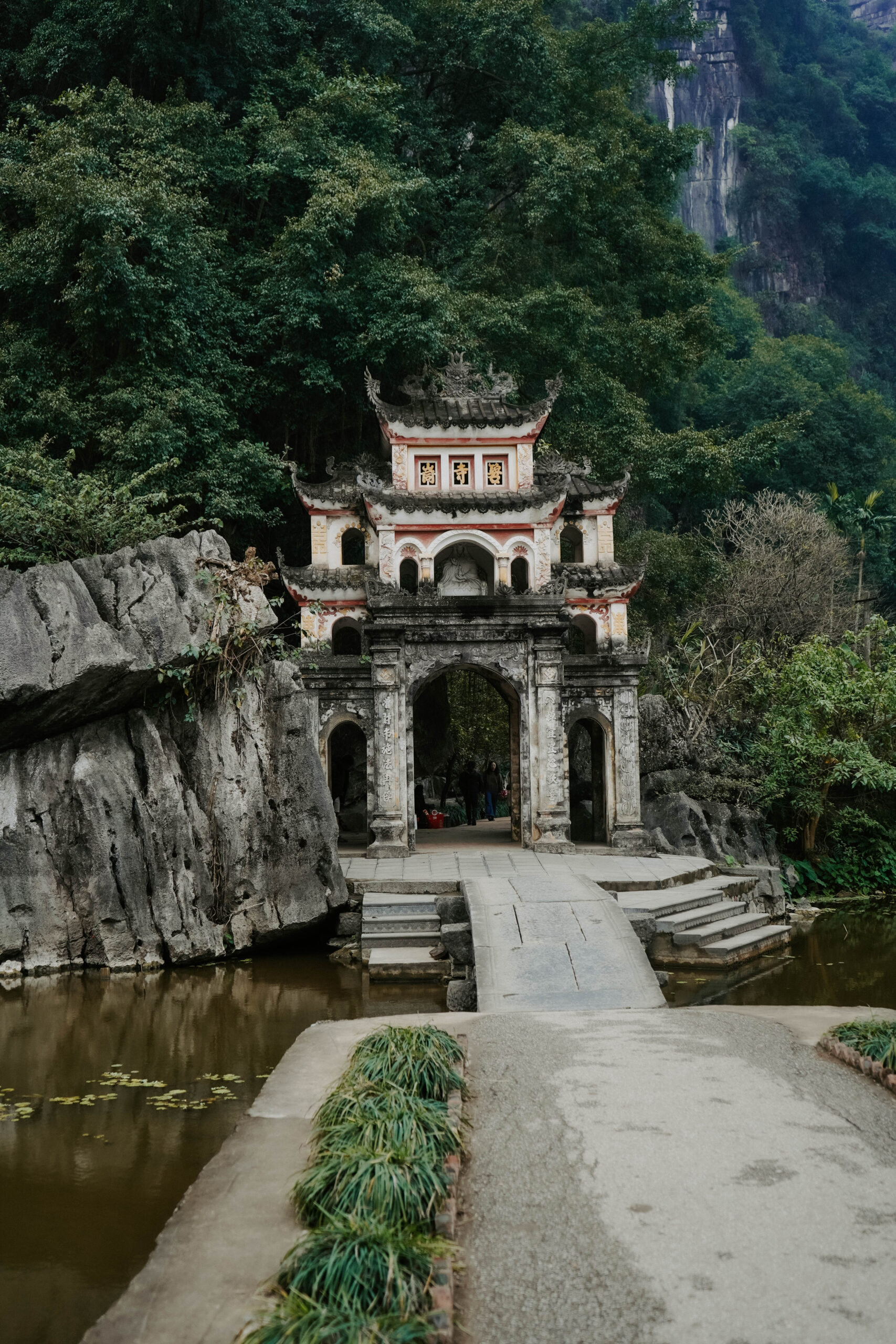 Ninh Binh: A Complete Guide to Vietnam's Hidden Gem - Suzi On The Move