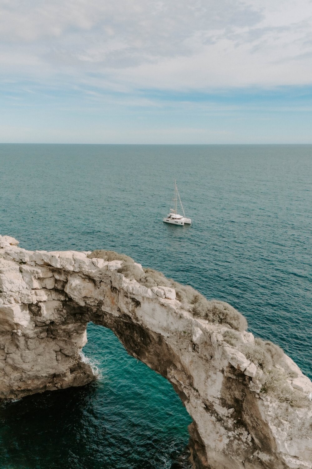 boat sailing in Mallorca Mirador de es Pontas