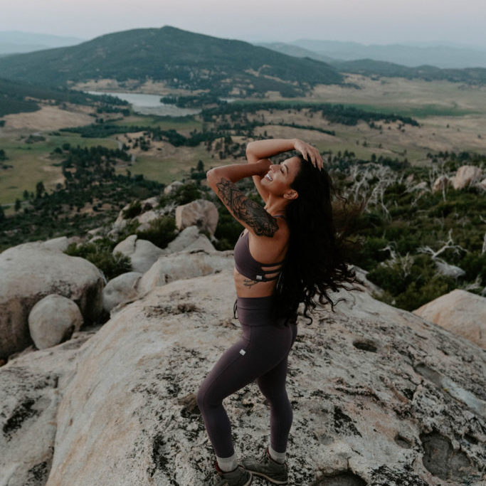 Mountain Sunset Photoshoot Ideas | Photography poses women, Teen  photography poses, Fashion photography poses